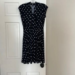 Polka dot flouncy semi-casual dress